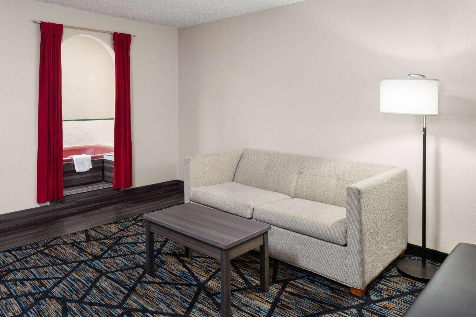Mount Vernon Super 8 By Wyndham Mt. Vernon מראה חיצוני תמונה